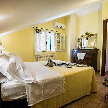 Le Raganelle Hotel Oneglia Esterno foto