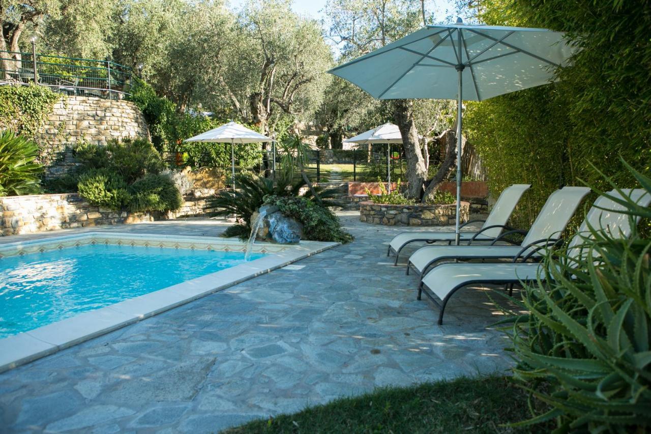 Le Raganelle Hotel Oneglia Esterno foto