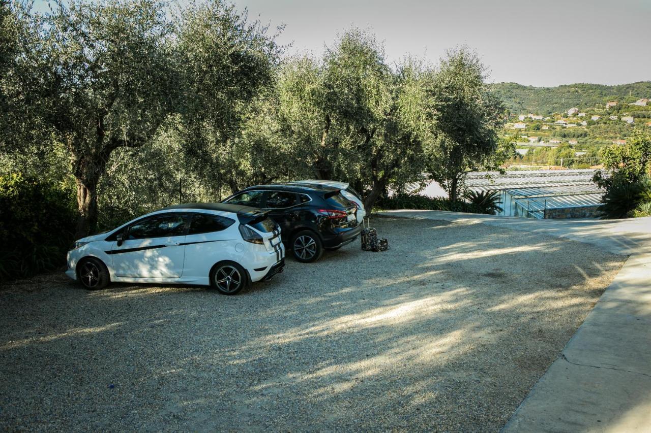 Le Raganelle Hotel Oneglia Esterno foto