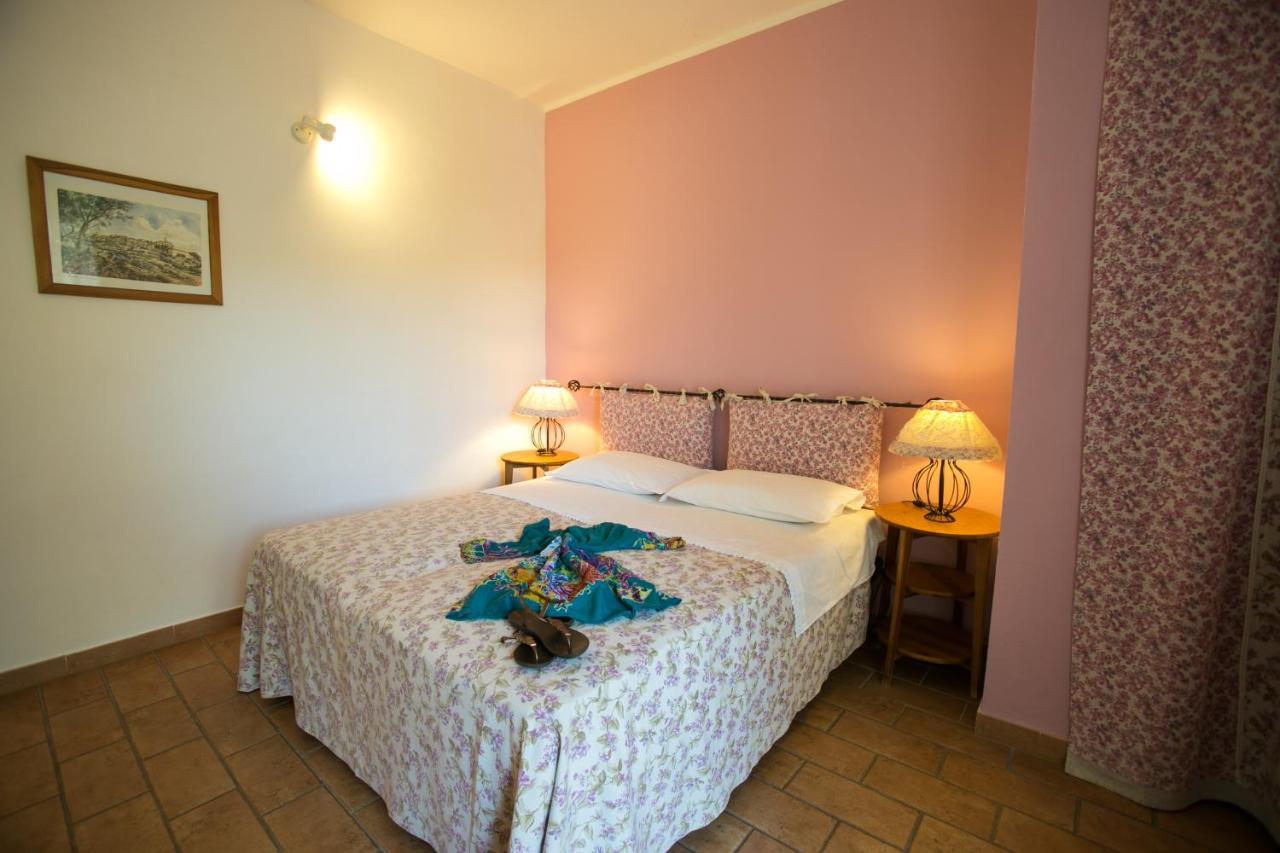 Le Raganelle Hotel Oneglia Esterno foto