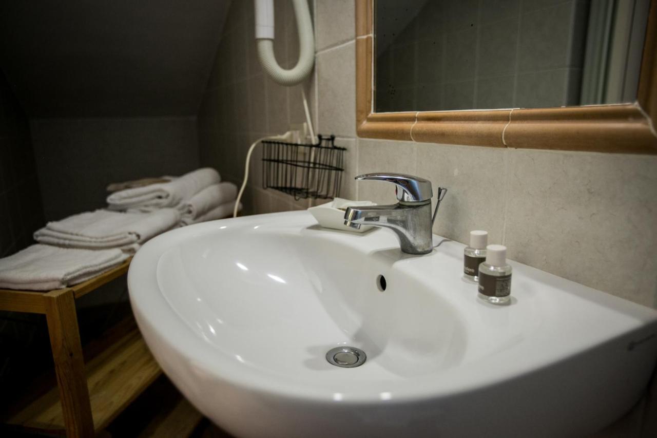 Le Raganelle Hotel Oneglia Esterno foto